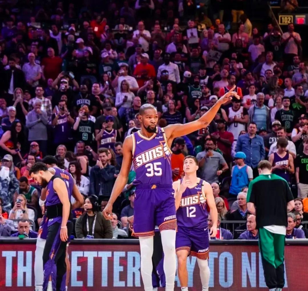 勇士翻盘波兰男篮,布克高光表现的简单介绍 勇士翻盘波兰男篮,布克高光表现的简单介绍