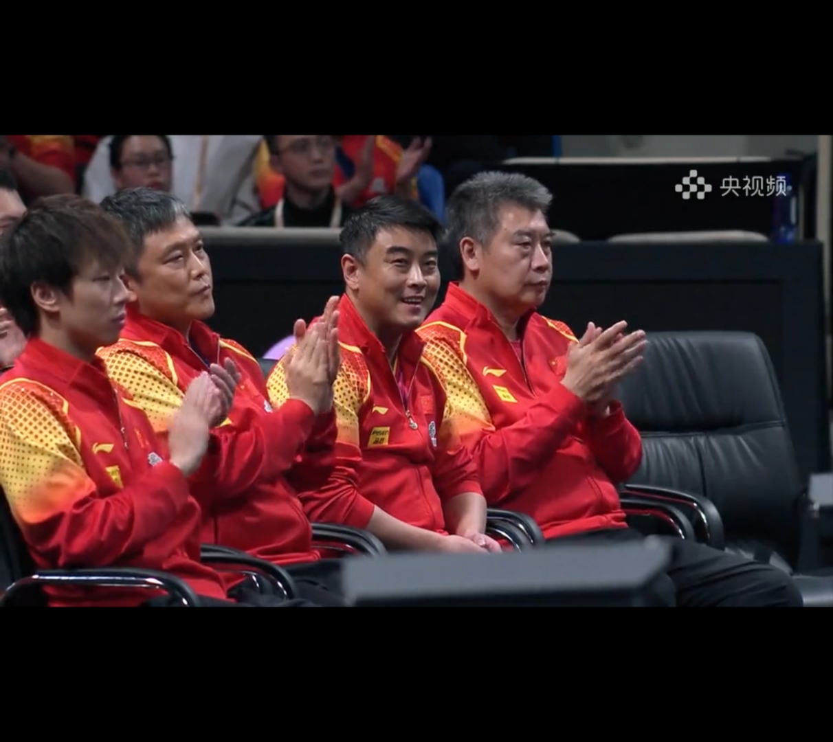 开云足球直播-教练力挺球队，精彩表现赢得观众掌声