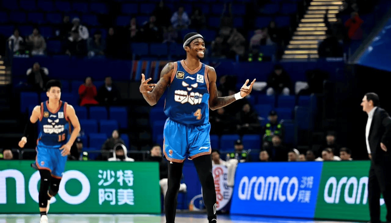 四川男篮外援受伤,局势再度告急 四川男篮外援受伤,局势再度告急