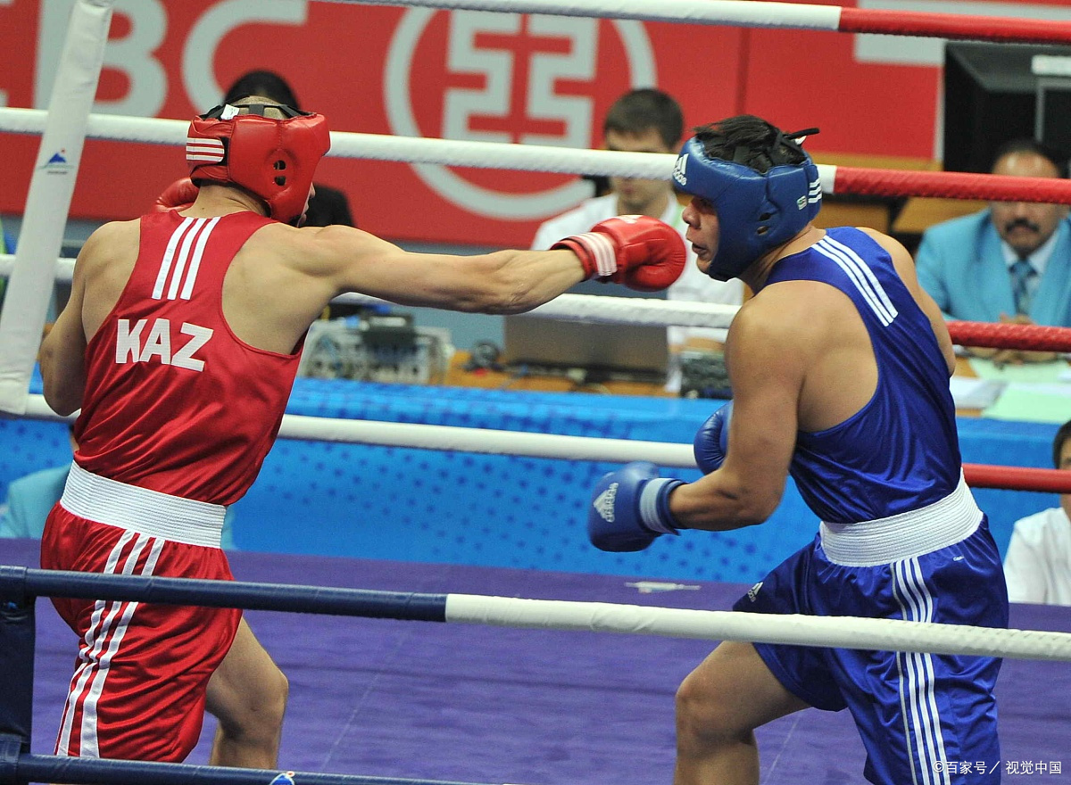 紧张比赛，双方实力对抗激烈