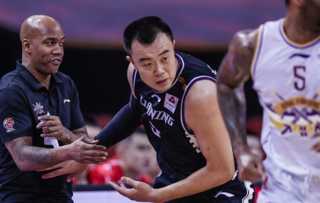 黄石男篮强势崛起，势不可挡向胜利进发的简单介绍