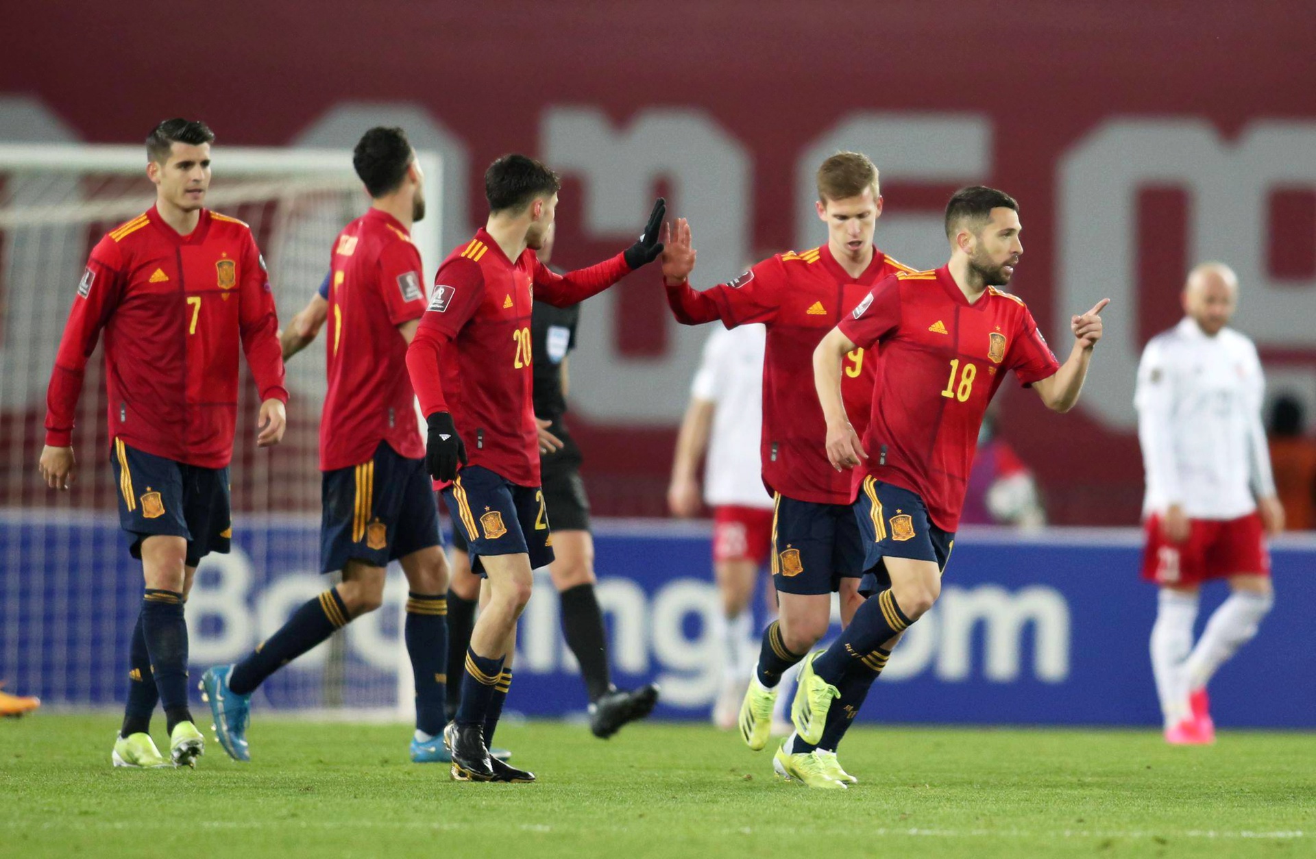 包含球员伤愈复出，备战欧洲联赛关键战的词条