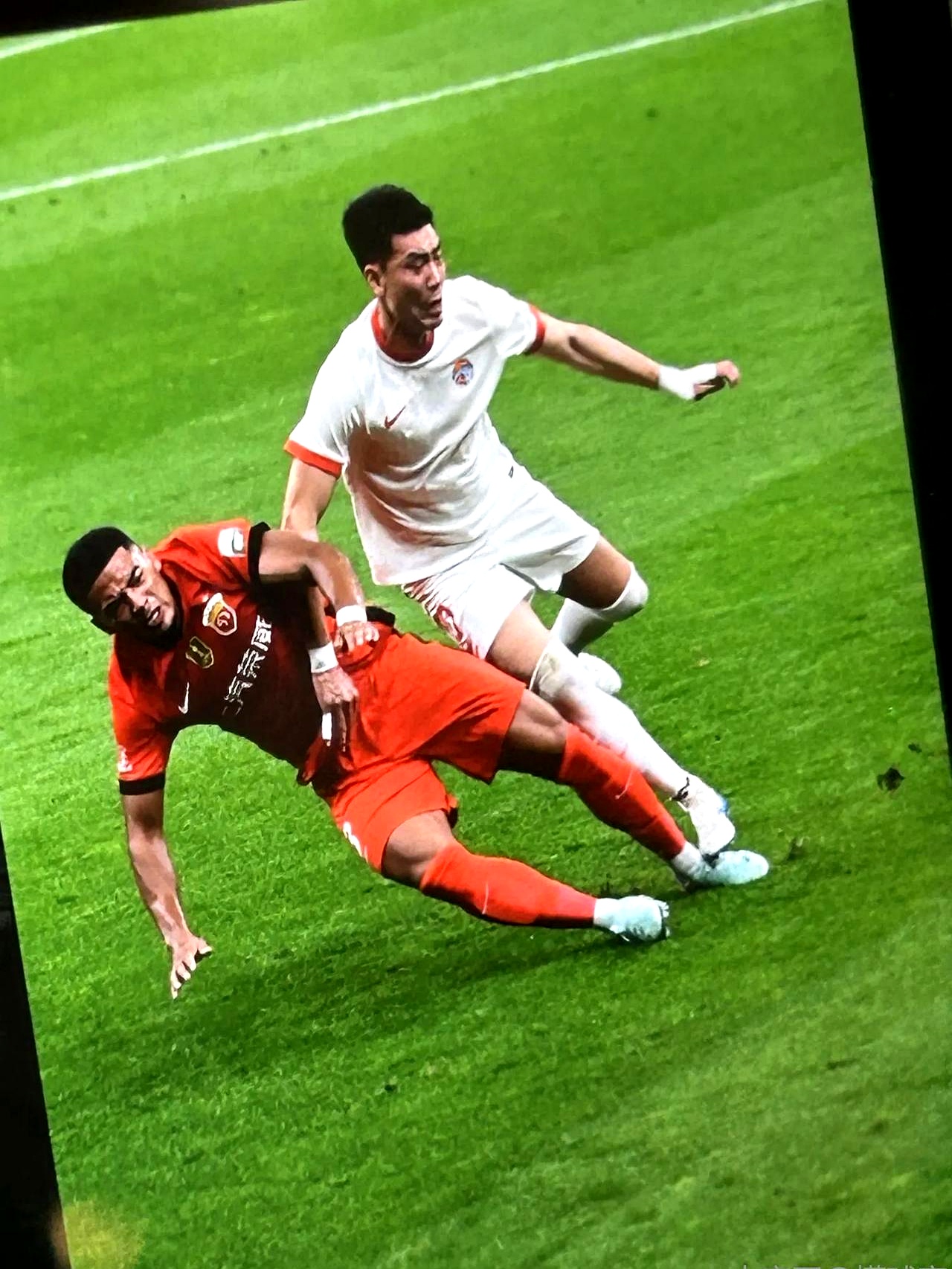 足球明星与队友在社交媒体上发生冲突 足球明星与队友在社交媒体上发生冲突