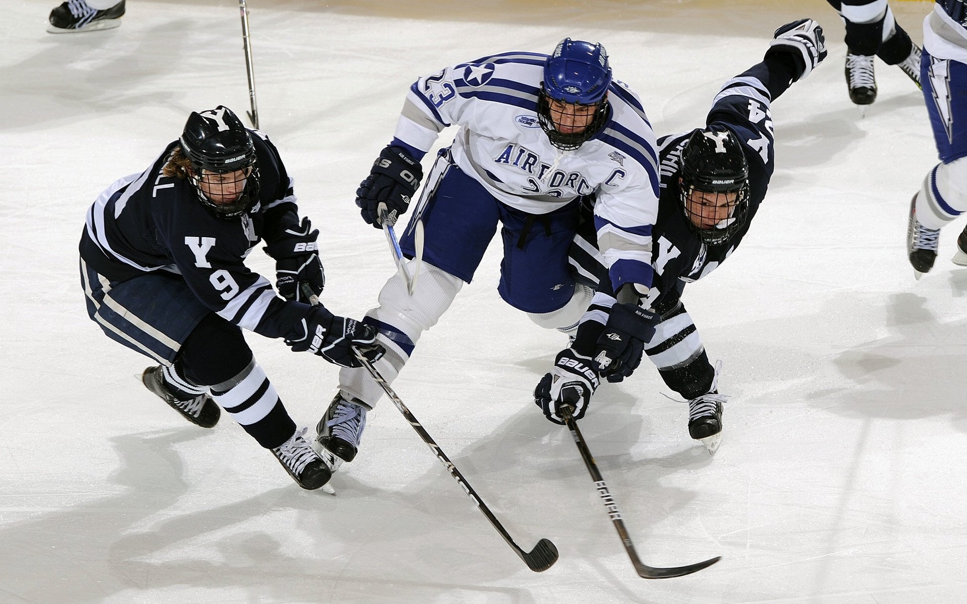 当足球的马赛回旋遇见F1的赛道接管,阿劳霍如何用一场胜利诠释竞技体育的唯一性
