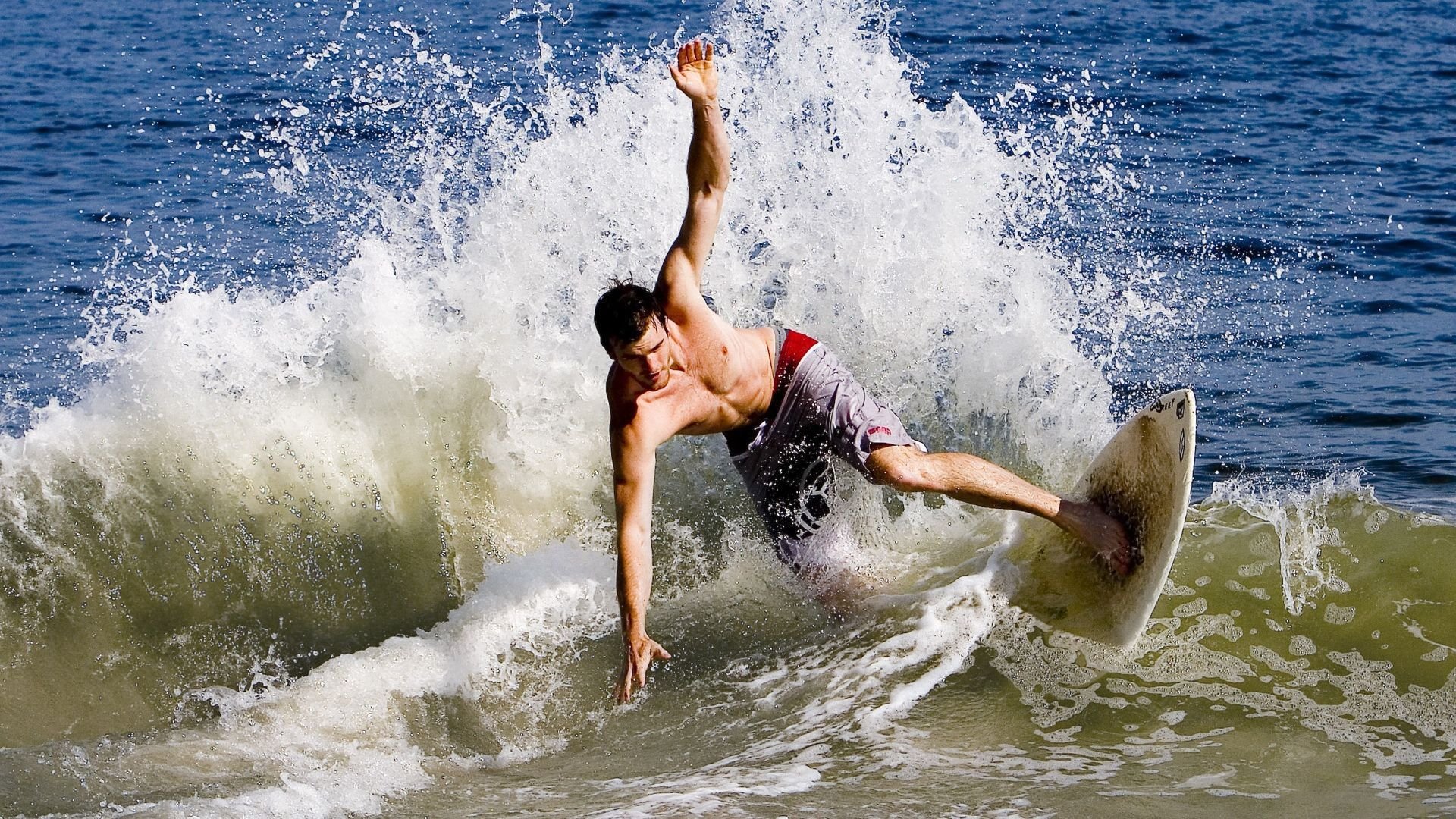 开云体育平台APP-布克末节狂飙19分导演逆转，广东队爆冷森林狼背后的战术密码