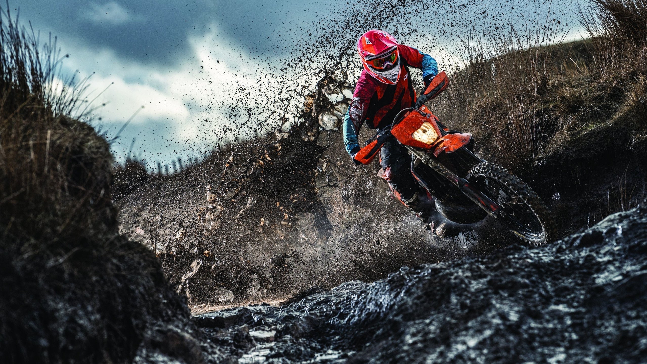 开云体育在线-新王加冕，哥伦比亚轻取巴黎之夜，梅西点燃足球圣殿